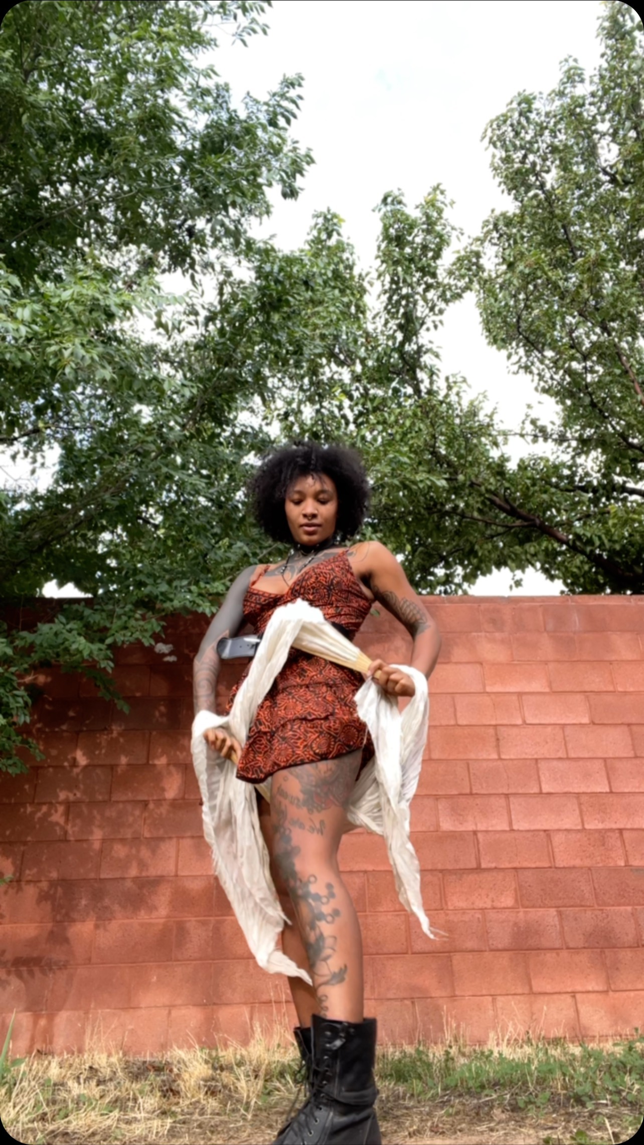 Moonflower Silk Veil Fans - Image 8